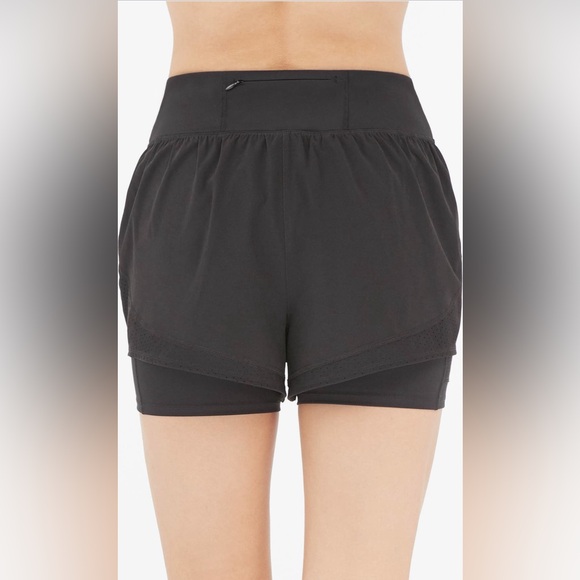 NWOT Spanx Get Moving Double Layer Shorts SizeS/P $118 - Picture 2 of 8